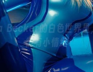 在Alina Becker的白色世界里，图库也能有小情绪